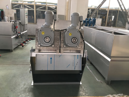 آلة تجفيف الحمأة بالضغط اللولبي 2.4-30 متر مكعب/ساعة SUS304